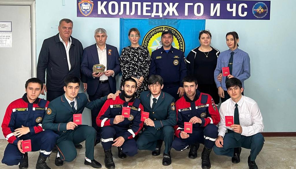 Торжественное вручение «Книжек спасателя»